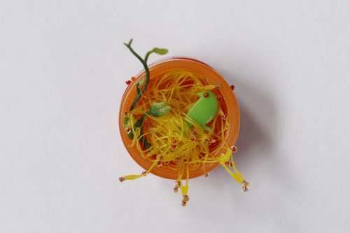 The-nest-beach-plastic-brooch-Josefine-K-2023