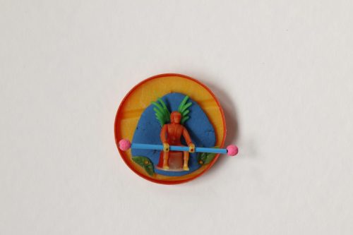 The-weightlifter-beach-plastic-brooch-Josefine-K-2023